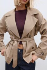 Dokumlu Kisa Kemerli Trenckot - Resim 3