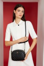 Siyah Monogram Kadin Omuz Cantasi 05Po22Y1534 - Resim 1