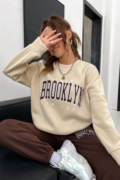 Kadin Kahverengi Bej Brooklyn Baski Oversize Bisiklet Yaka Alt Ust Esofman Takimi - Resim 2