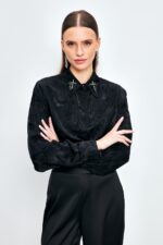 Yaka Aksesuarli Desenli Gomlek Siyah - Resim 1