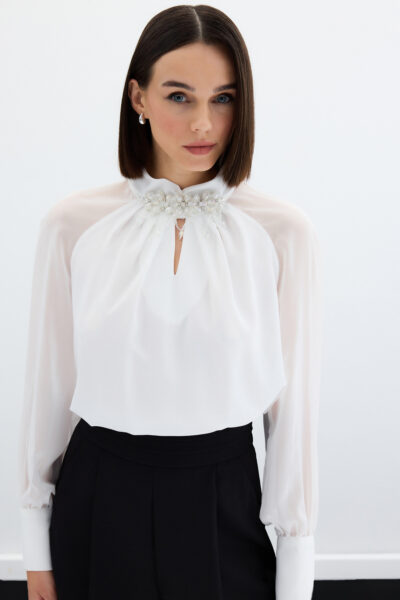 Yaka Aksesuarli Bluz Ekru - Resim 1