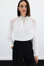 Yaka Aksesuarli Bluz Ekru - Resim 4