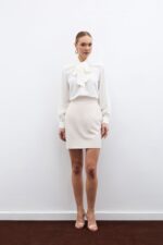 Yakasi Baglamali Duz Gomlek Ekru - Resim 2