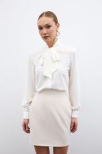 Yakasi Baglamali Duz Gomlek Ekru - Resim 4