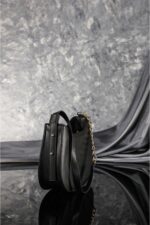 Siyah Fermuarli Astarli Ayarlanabilir Askili El Ve Omuz Cantasi - Resim 2